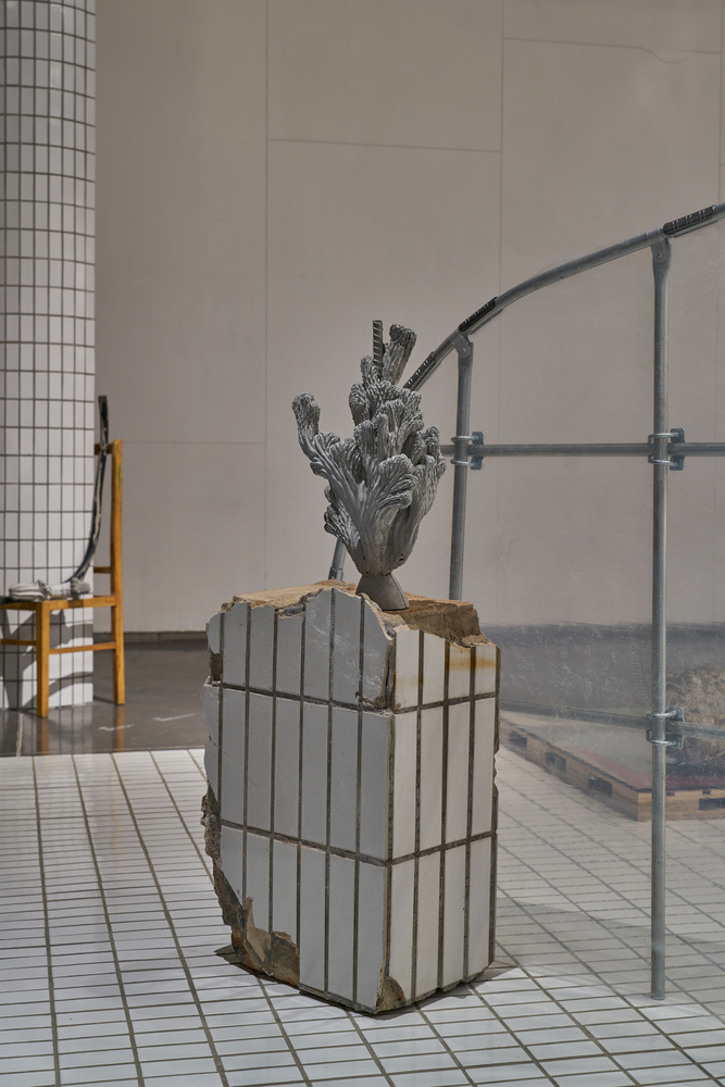 張如怡《低聲細語》（2022／2026） 展覽場景，由藝術家及東畫廊惠允